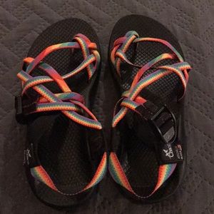 Rainbow size 7 women’s Chacos
